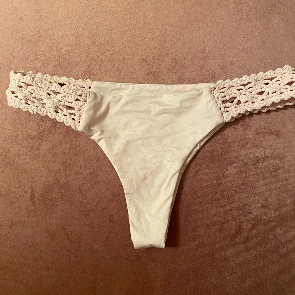 FRANKIES Crochet bikini bottom